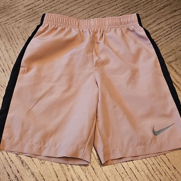 Boys Nike dri-fit shorts size 7 - Picture 8 of 8